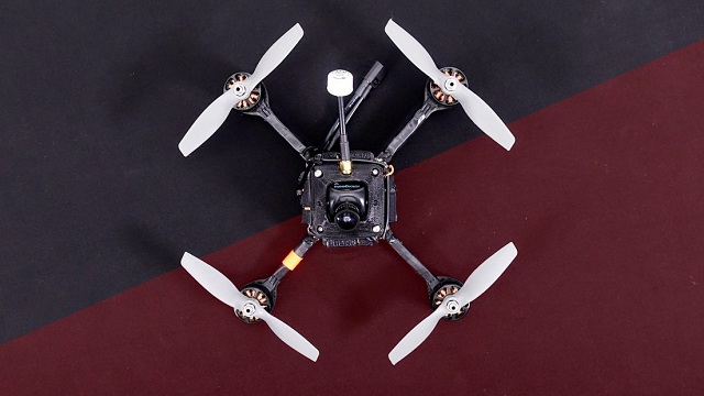 Dron RacerX je dielom Ryana Guryho a jeho tímu inžinierov z Drone Racing League.