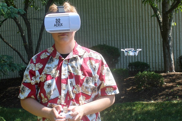 Dron Vidius VR naživo prenáša video z pohľadu kamery priamo do headsetu používateľa