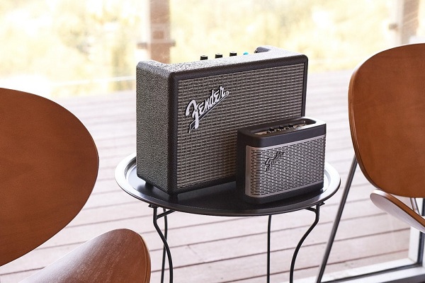 Spoločnosť Fender predstavila svoje prvé Bluetooth reproduktory pod názvom Monterey a Newport.