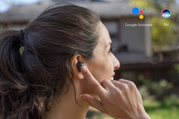 Bezdrôtové slúchadlá do uší Firefly podporujú digitálnych hlasových asistentov Siri a Google Assistant, takže jediné poklepanie po slúchadle vám umožní komunikáciu s vašim obľúbeným hlasovým asistentom.