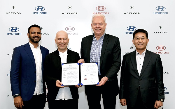Zástupcovia spoločností Hyundai, Kia a Arrival.