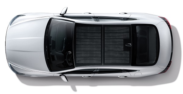 Model automobilu Hyundai Sonata Hybrid dostane strechu zo solárnych panelov.
