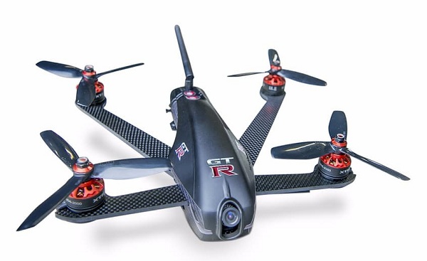 Dron GT-R dosahuje neuveriteľné zrýchlenie z 0 na 100 km / h už za 1,3 sekundy