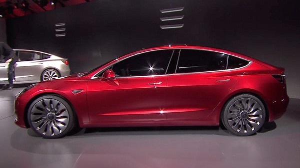 Elektromobil Tesla Model 3.