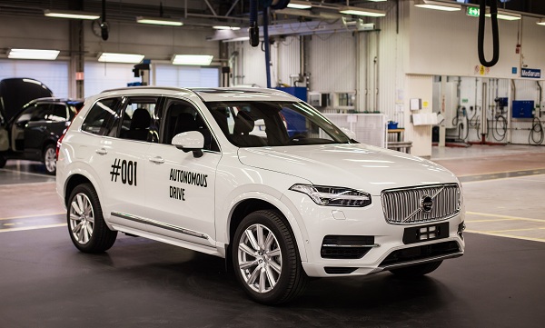 Výrobnú linku automobilky Volvo opustilo prvé autonómne vozidlo určené pre testovanie v projekte Drive Me na verejných komunikáciách