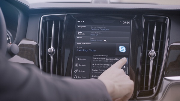 Volvo do nových vozidiel zo série 90 pre rok 2017 implementuje komunikačnú aplikáciu Skype for Business