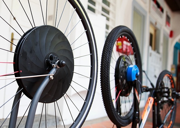 Modely kolies UrbanX Eco a Booster s elektrickým pohonom sa dajú použiť na akýkoľvek druh bicykla