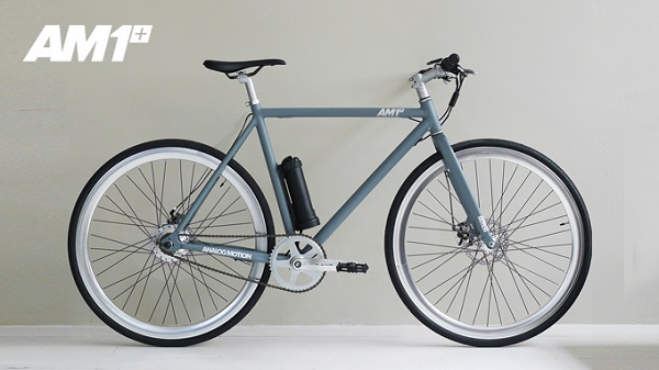 S modelom bicykla AM1+ získa používateľ až päť jazdných režimov, LCD displej a kotúčové brzdy Tektro.