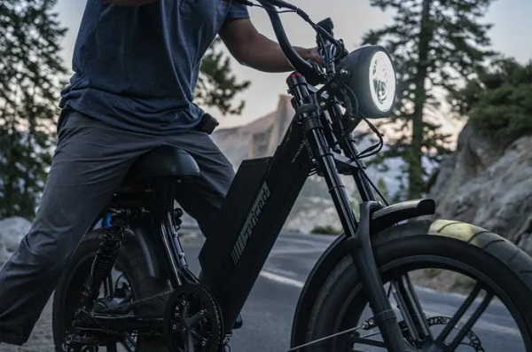 Elektrický bicykel / moped Scorpion.