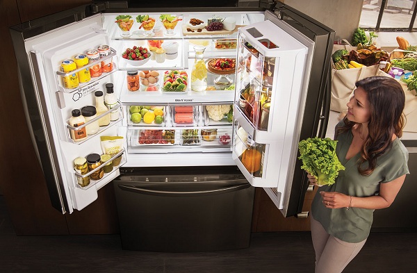 Dvojdverová chladnička LG Smart InstaView ponúka dostatok miesta pre množstvo potravín