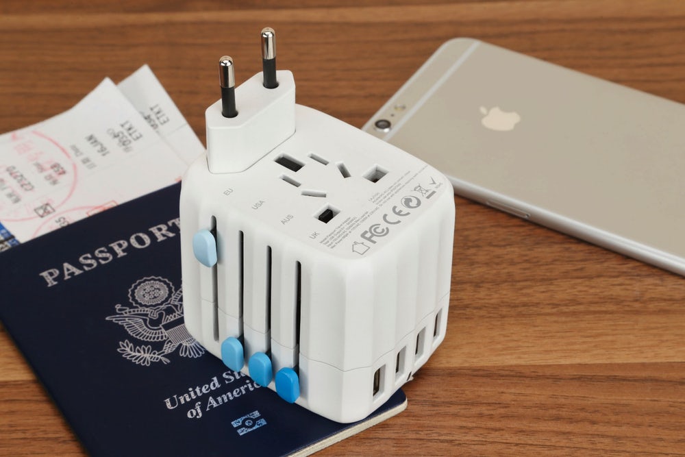 Cestovný adaptér Zendure Passport je kompatibilný s elektrickými zásuvkami vo viac ako 150 krajinách sveta.