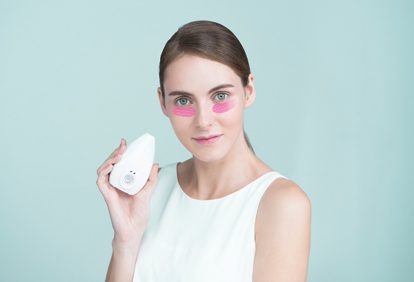 Samsung S-Skin je zariadenie určené pre hĺbkové zavedenie kozmetického produktu do pokožky