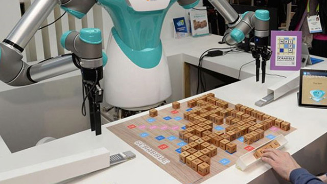 Vývojári z ITRI prezentovali schopnosti svojho robotického spoločníka prostredníctvom hry Scrabble.