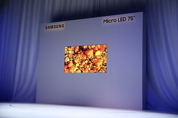 Vývojári zo spoločnosti Samsung vytvorili menšiu obrazovku s technológou Micro LED, ktorej uhlopriečka je 75 palcov a má rozlíšenie 4K.