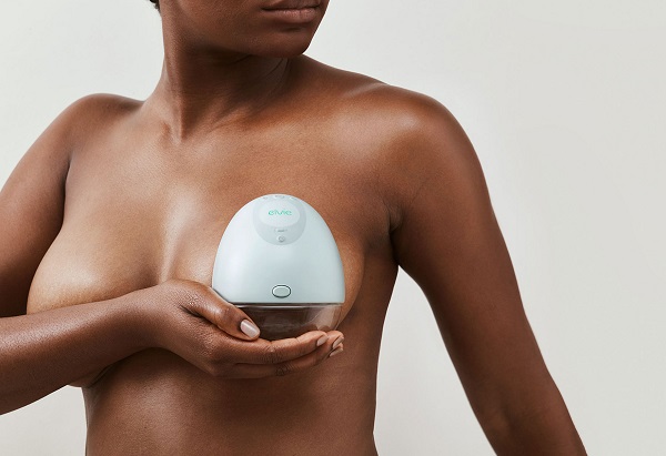 Nositeľná elektrická prsná pumpa Elvie pre odsávanie materského mlieka.