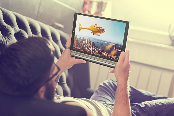 Lenovo predstavilo nový tablet Yoga Tab 3 Plus, ktorý je zameraný na filmový zážitok