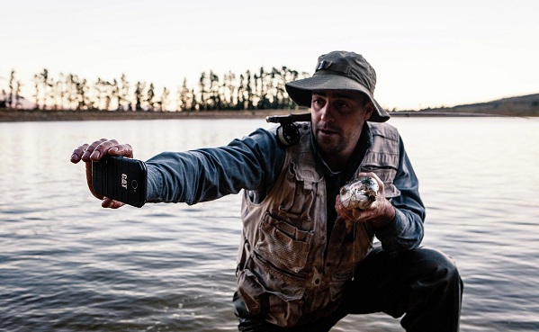 Odoln&yacute; smartf&oacute;n CAT S31.