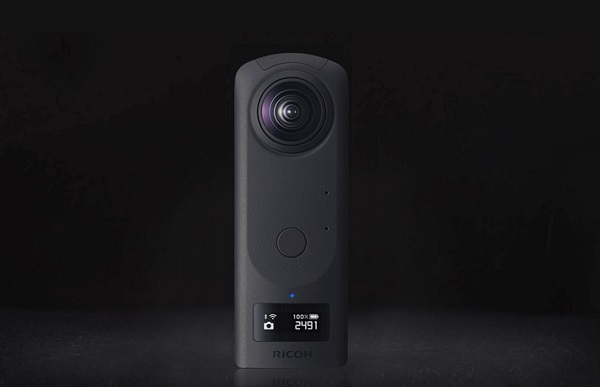 360 stupňová ručná kamera Richo Theta Z1