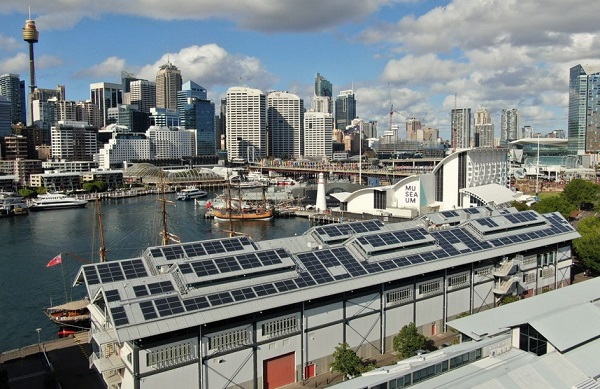 Ľahké a flexibilné solárne panely eArche boli inštalované na streche pamiatkového strediska Wharf 7 patriaceho pod Austrálske národné námorné múzeum.