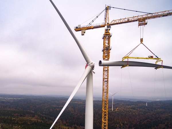 Spoločnosť Max Bögl Wind oznámila výstavbu najvyššej veternej turbíny na svete, ktorá sa stojí pri nemeckom meste Gaildorf, neďaleko Stuttgardu.