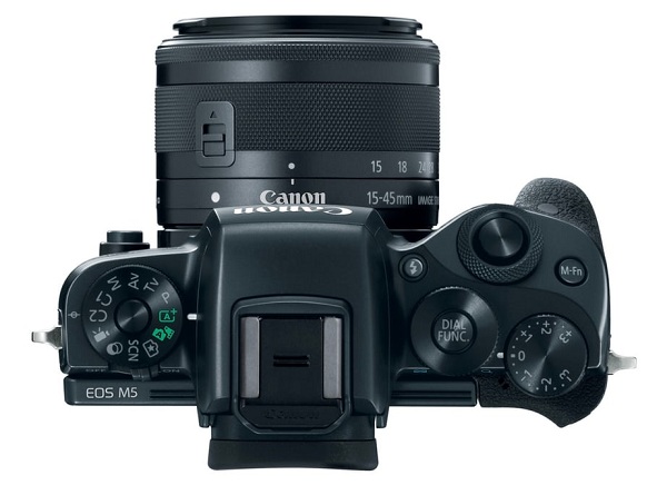 Bezzrkadlovka Canon EOS M5 sa môže pochváliť 24,2 Mpx CMOS snímačom veľkosti APS-C či elektronickým hľadáčokom a technológiou ostrenia Dual Pixel CMOS AF