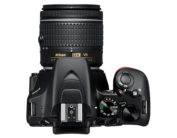 DSLR fotoaparát Nikon D3500.
