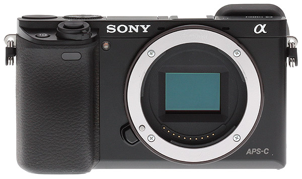 Sony a6000 s extra rýchlym ostrením