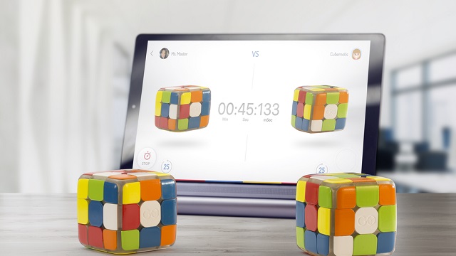 Aplikácia vám pomáha zlepšiť vaše schopnosti tak, aby ste sa odvážili prejsť do bodu, kedy si môžete zasúťažiť v online bojoch v riešení Rubikovej kocky proti druhému súperovi.