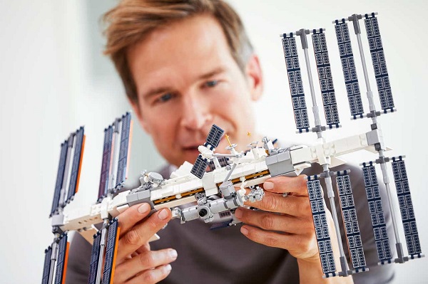 Lego stavebnica repliky Medzinárodnej vesmírnej stanice ISS.