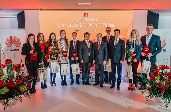 Talentovaní študenti zo Slovenska získali hodnotné ocenenie od Ministerstva školstva a Huawei