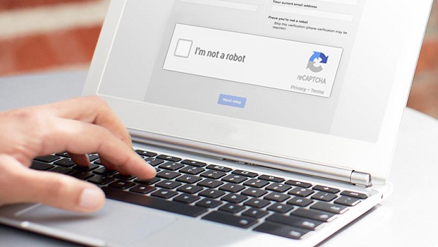 Inteligentnou službou Invisible reCAPTCHA chce Google minimalizovať overovanie používateľa na internete