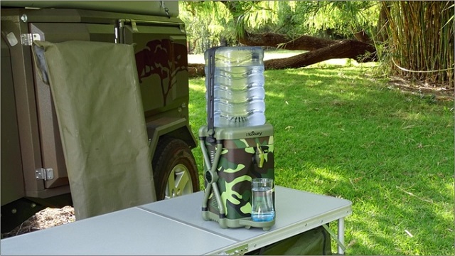 Little Luxury, filter, filtrácia, voda, chladič, chladenie, vymeniteľný filter, kempovanie, dovolenka, príroda, vodný zdroj, USB, batéria, Little Luxury Outdoor Extreme Water Cooler, start-up, technológie, novinky, technologické novinky, inovácie, recenzie, prvé dojmy