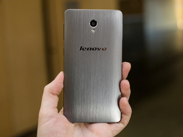 Lenovo S860 má poriadnu batériu, ktorá môže dobíjať iné zariadenia