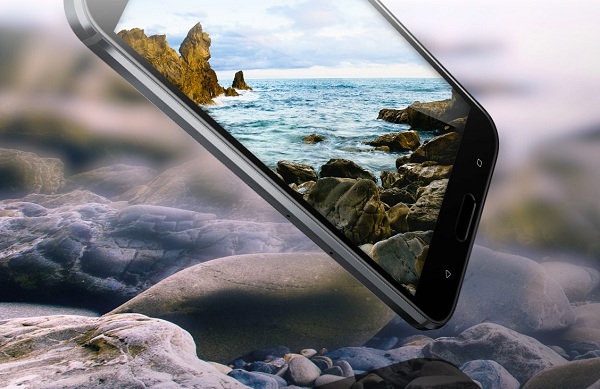 Smartfón HTC Bolt je vode odolný do hĺbky 1 metra po dobu 30tich minút
