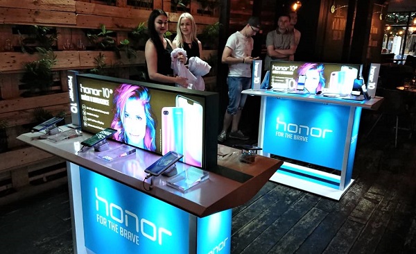 Spoločnosť Honor ofici&aacute;lne na Slovensku predstavila najnov&scaron;iu vlajkov&uacute; loď Honor 10.