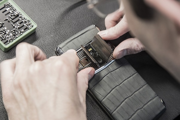 Android, Dolby Digital Plus, Full HD, luxusný smartfón, nanoSIM, Signature Touch, smartfón, Vertu, technológie, novinky