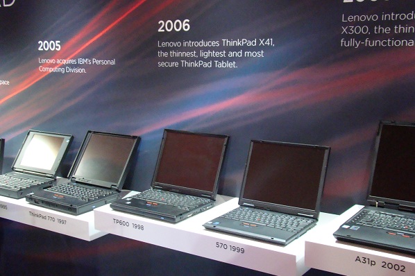 Prierez históriou vývoja notebookov Lenovo ThinkPad.