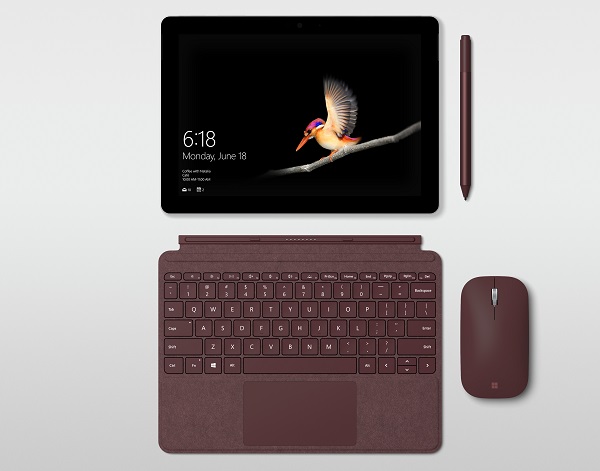 Za príplatok sa dá získať príslušenstvo v podobe dotykového pera Surface Pen, nového krytu s klávesnicou Surface Go Type Cover, či novej myši Surface Mobile Mouse.