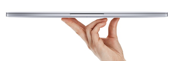 Štíhle celokovové telo dodáva notebookom Xiaomi Mi Notebook Air nápadnú podobnosť s notebookmi MacBook