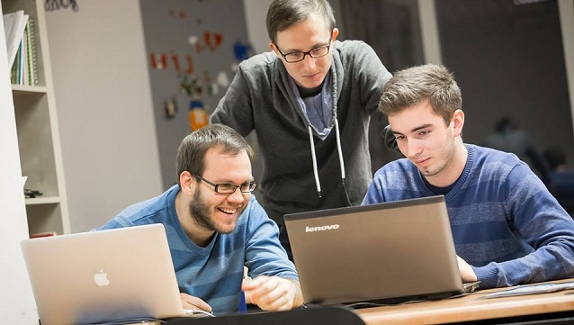 Learn2Code - ilustračné foto