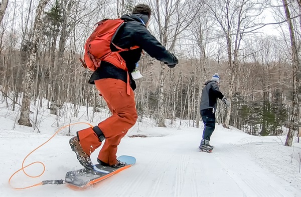 Ľahký snowboard bez viazania Mundo Trialboard.