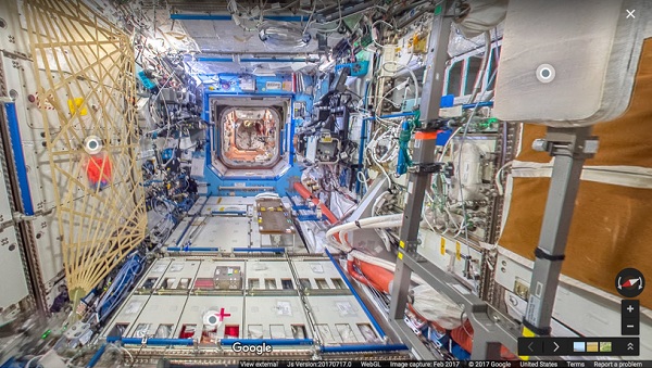 Spoločnosť Google spustila novú funkciu Outer Space View pre službu Google Street View, v ktorej používatelia môžu preskúmať palubu Medzinárodnej vesmírnej stanice.