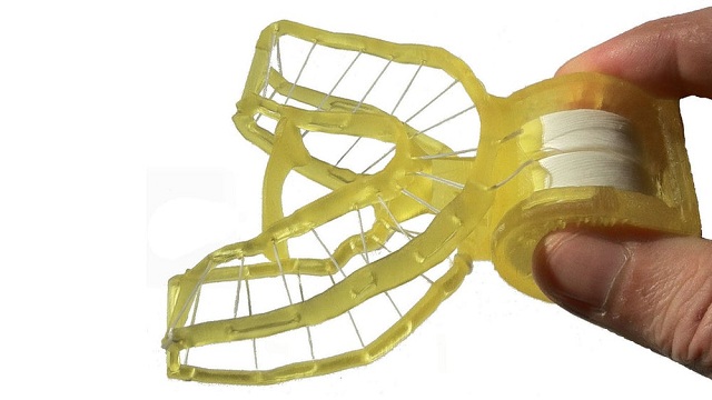 Spoločnosť Blizzident vyrába 3D Flooser - špeciálny nástroj na mieru, ktorý čistí medzizubný priestor.