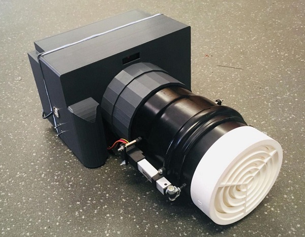 Vedci z univerzity v Sussexe vyvinuli lacný akustický projektor, ktorý doručí zvuk pohybujúcemu sa jednotlivcovi. 