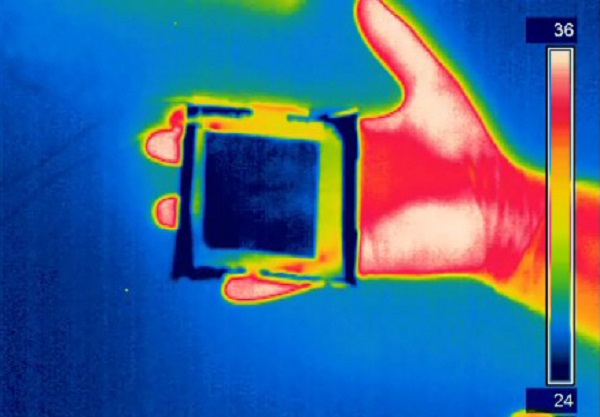 Vedcom sa podarilo vyvinúť špeciálny materiál, ktorý dokáže ukryť tepelnú stopu objektu pred termálnymi kamerami.