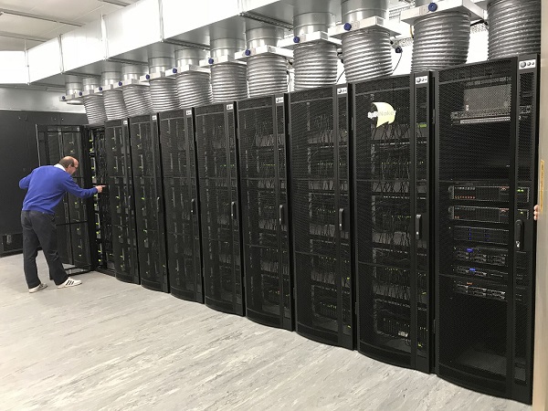 Neuromorfný superpočítač SpiNNaker.