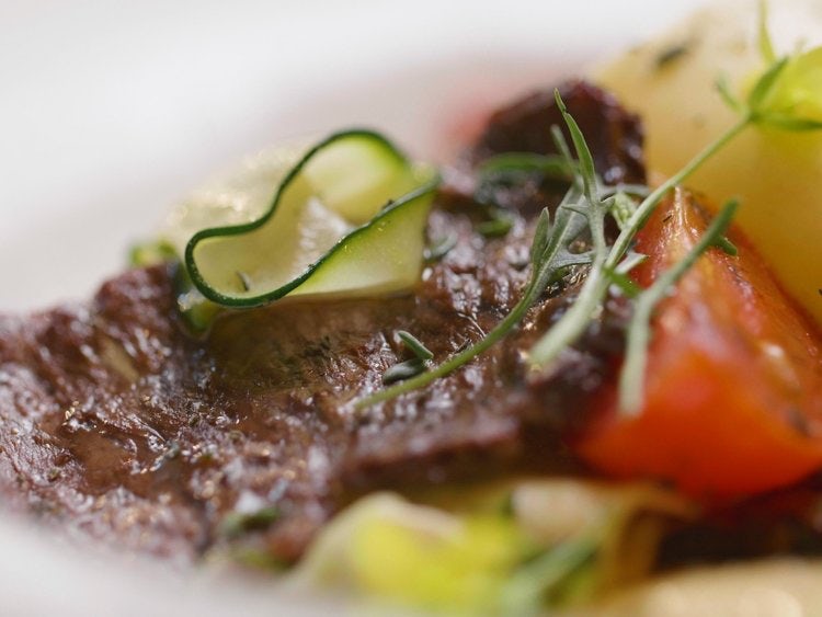 Spoločnosť Aleph Farms odhalila prvý laboratórne vytvorený steak z hovädzích buniek na svete.