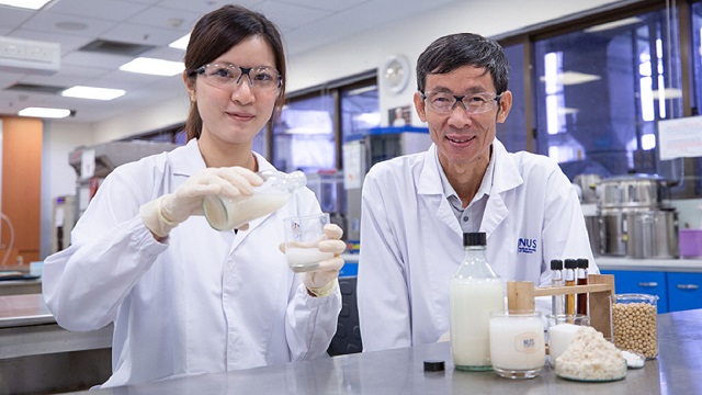 Tento unikátny sójový koktejl navrhli docent Liu Shao Quan a doktorandka Vong Weng Chanová.