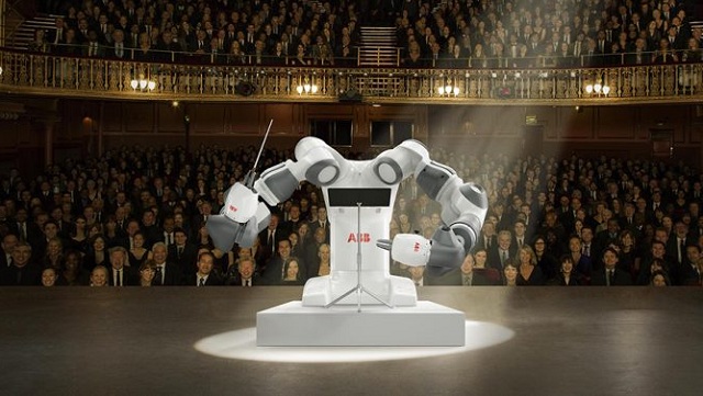 Spoločnosť ABB využila svoj softvér RobotStudio pre jemné doladenie pohybov robotických paží a prstov s cieľom zabezpečiť synchronizáciu s hudbou.