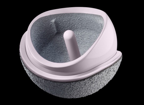 Výskumníci z Imperial College v Londýne vyvinuli experimentálny implantát bedrového kĺbu s názvom H1, ktorý je vyrobený z keramiky.